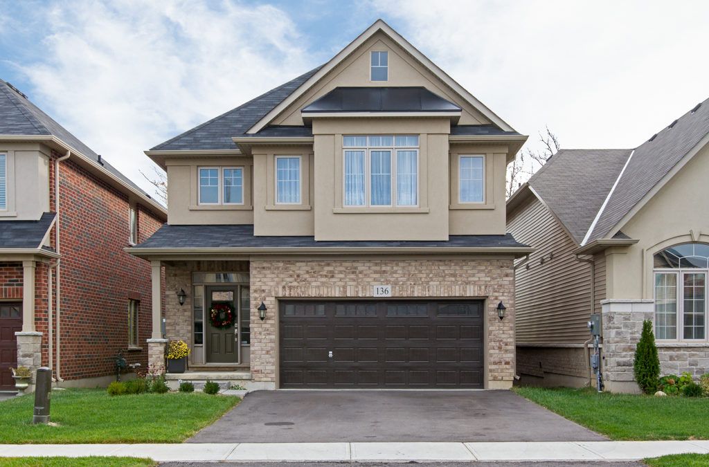 136 Echovalley Drive, Stoney Creek