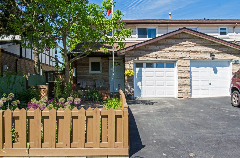 16 Silvervine Drive, Stoney Creek